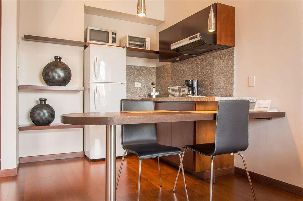 Nico Apartasuites Богота Екстериор снимка